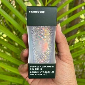 🆕 Starbucks Holiday Key Chain 🦄